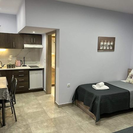 Appartamento Kaiafas Luxury Philoxenia Néa Péramos Camera foto