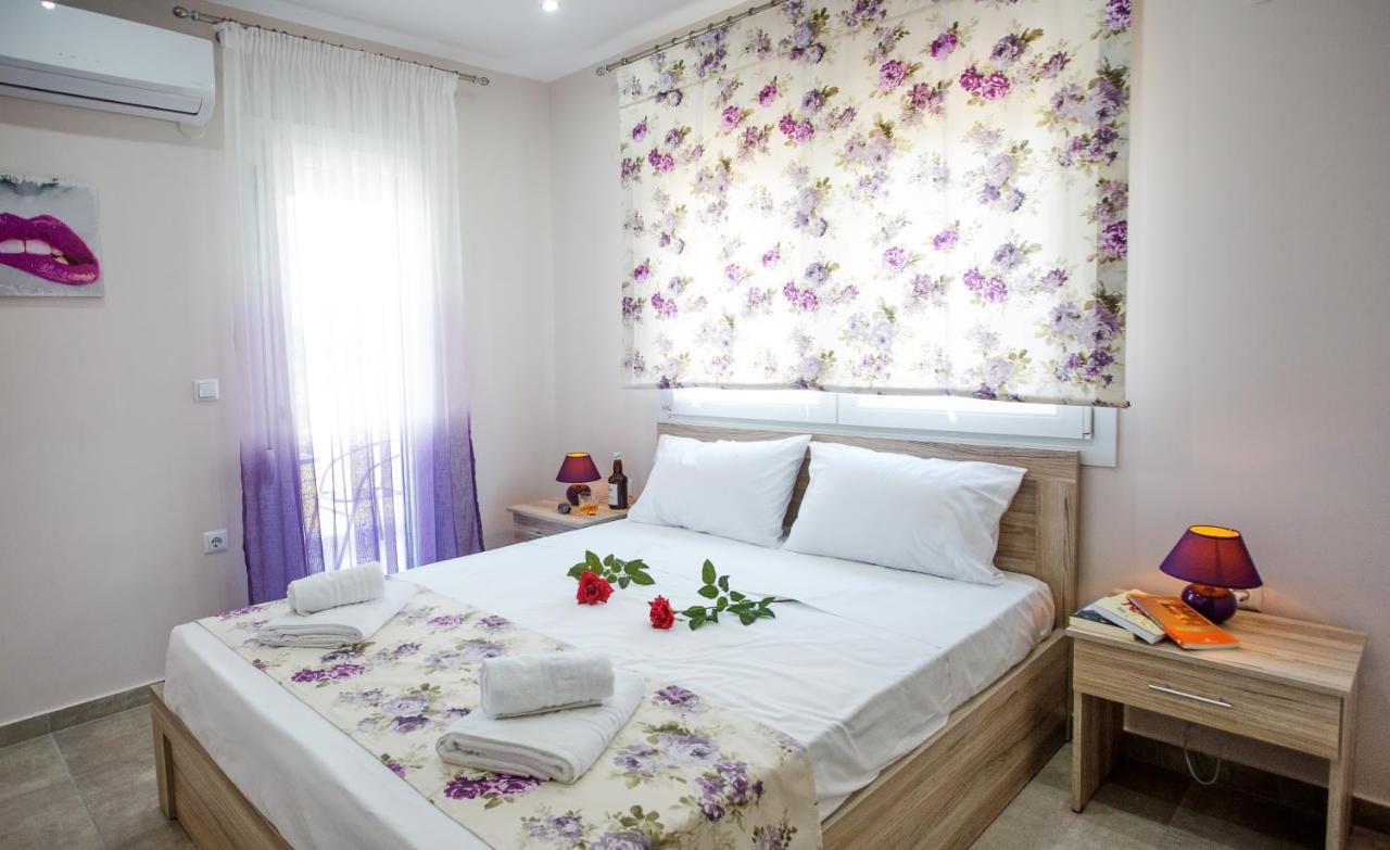 Appartamento Kaiafas Luxury Philoxenia Néa Péramos Esterno foto