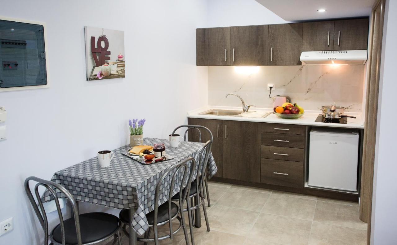 Appartamento Kaiafas Luxury Philoxenia Néa Péramos Esterno foto