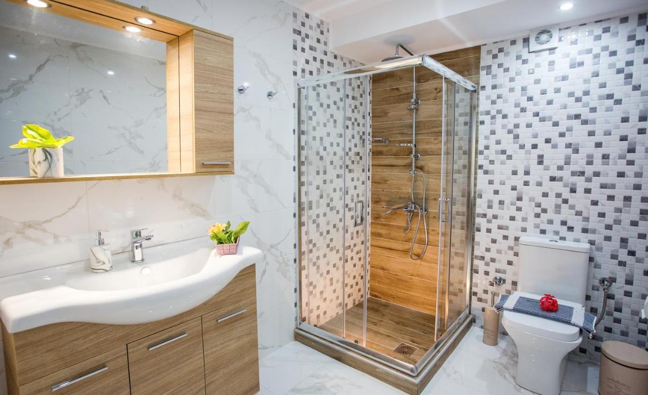 Appartamento Kaiafas Luxury Philoxenia Néa Péramos Esterno foto