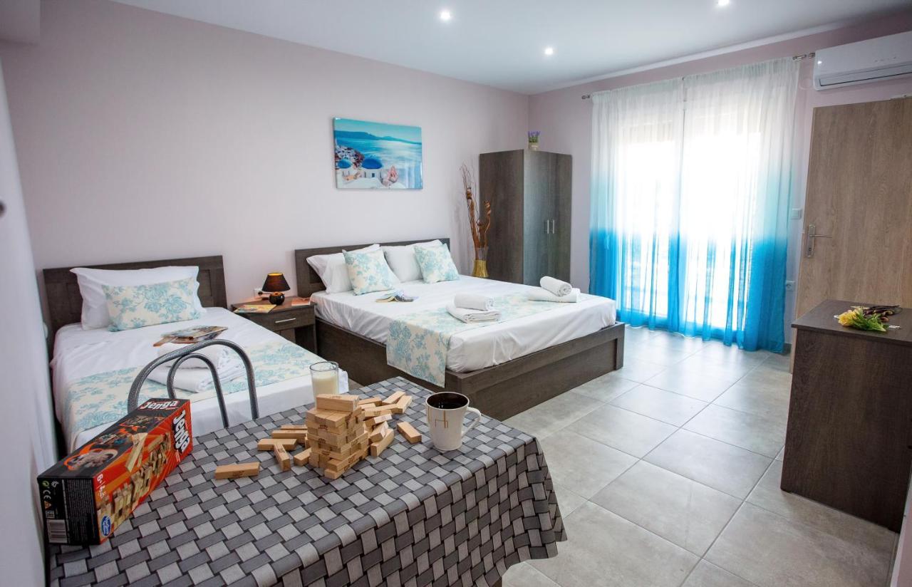 Appartamento Kaiafas Luxury Philoxenia Néa Péramos Esterno foto